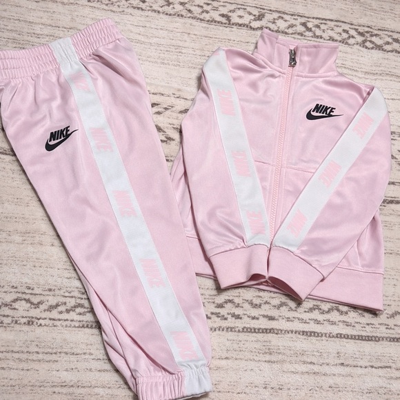 Nike Toddler Tricot Tracksuit Matching Set - Picture 2 of 4